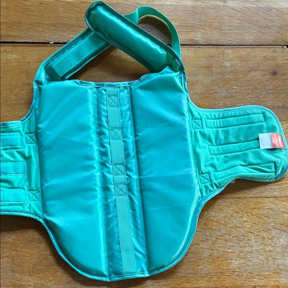 Coleman Vibrant Green Pet Swim / boating/ river walks / canoeing/ pool